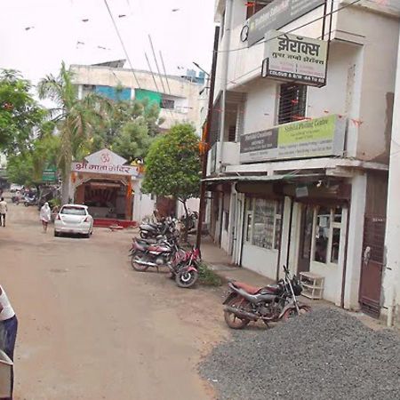 Hotel Mayur Restaurant Chandrapur エクステリア 写真
