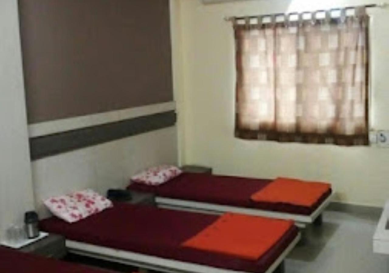 Hotel Mayur Restaurant Chandrapur エクステリア 写真