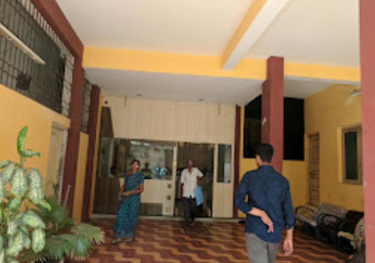 Hotel Mayur Restaurant Chandrapur エクステリア 写真