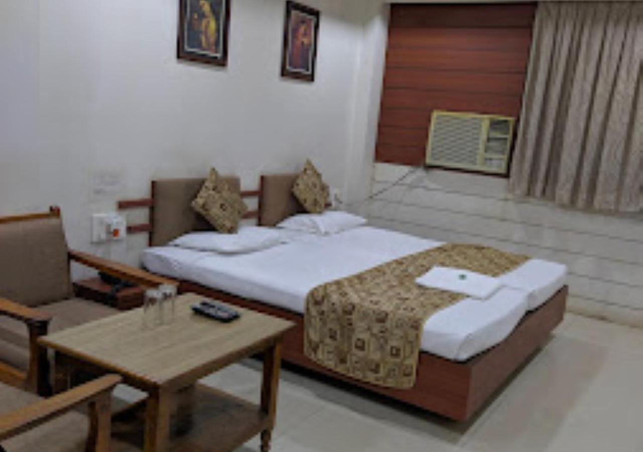 Hotel Mayur Restaurant Chandrapur エクステリア 写真