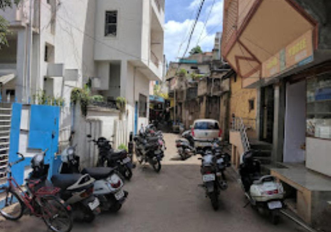Hotel Mayur Restaurant Chandrapur エクステリア 写真